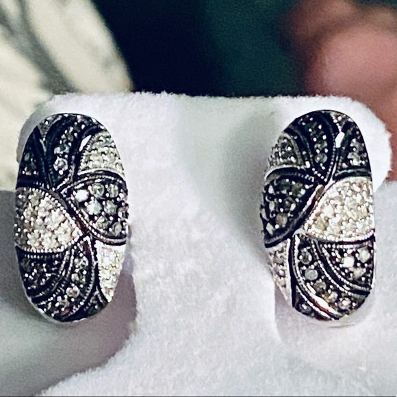 NWOT 1.00 CTW GENUINE DIAMOND SEMI HOOP EARRINGS - Picture 15 of 15